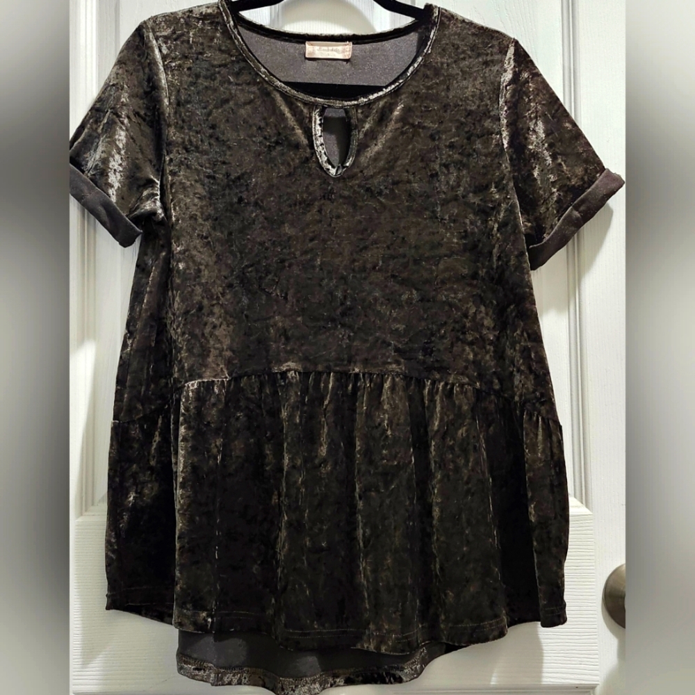 Altar'd State green velvet short sleeve babydoll blouse women's size Sma…